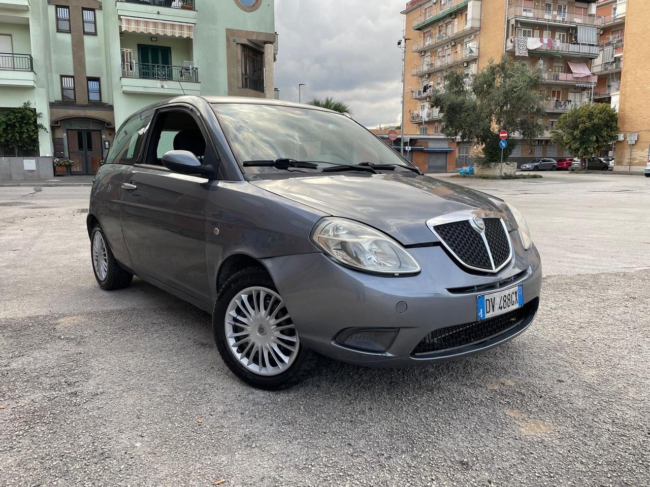 Lancia Ypsilon 1.2 GPL Argento IN OTTIME CONDIZIONI