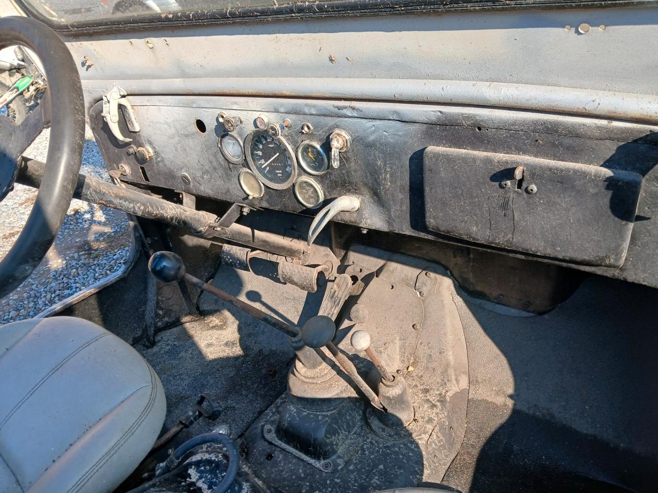 Jeep Willys 2200 benzina