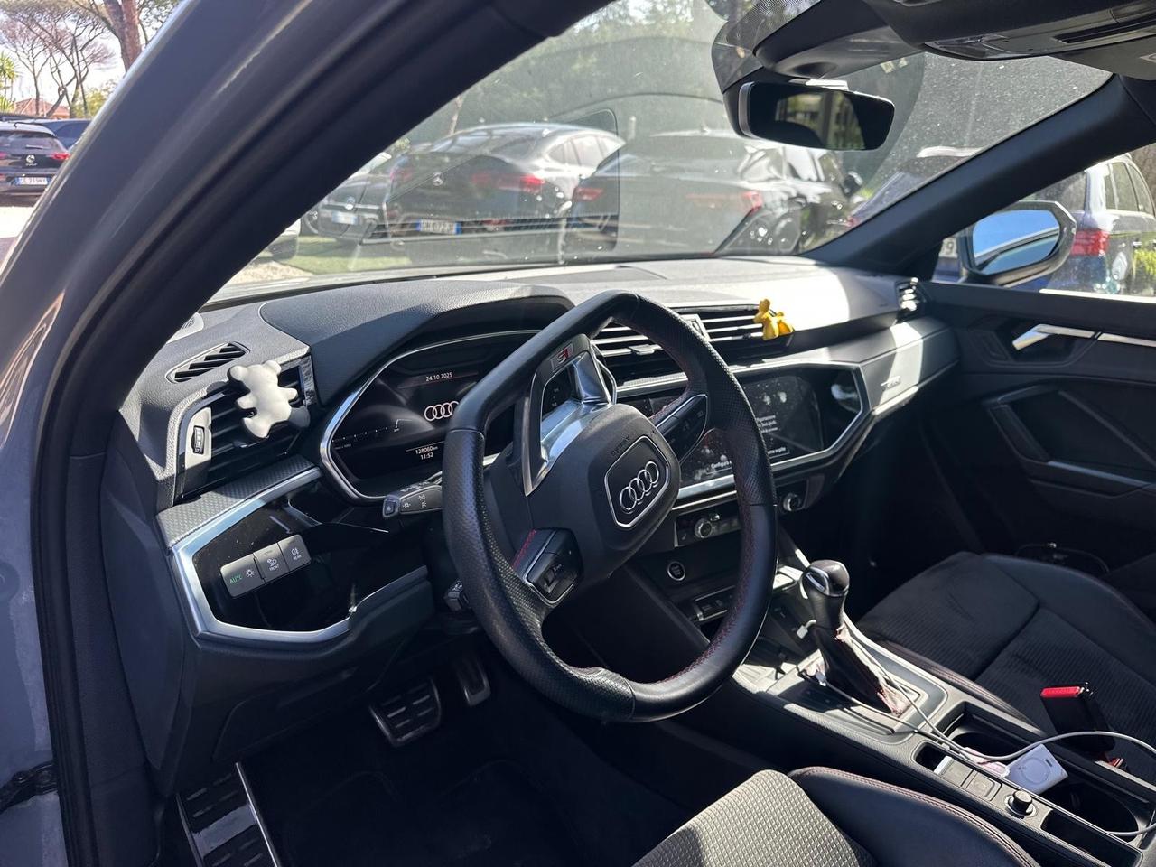 Audi Q3 SPB 40 TDI quattro S tronic Identity Black pano