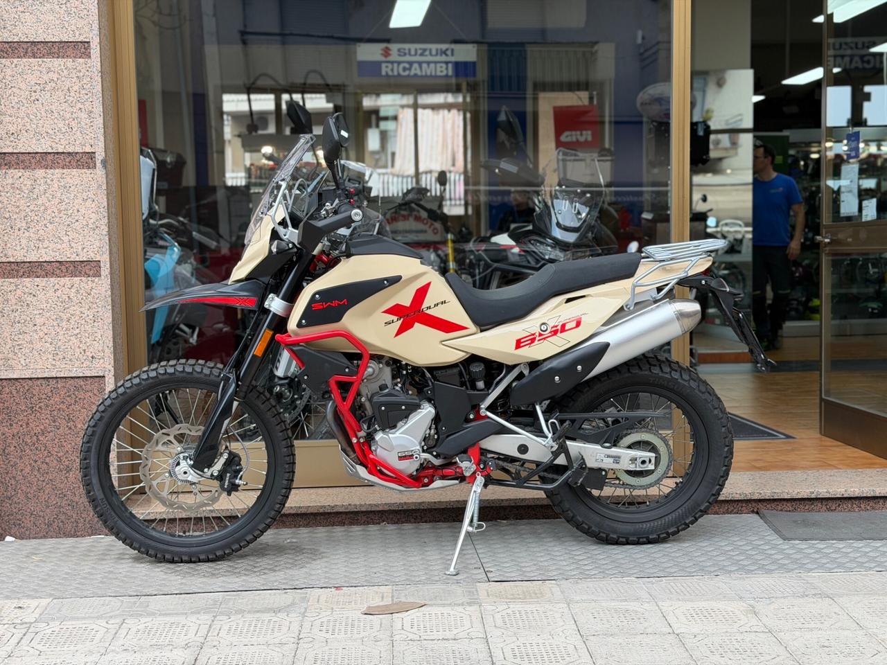 Swm Superdual 600 2026 con TRIS DI VALIGIE a soli 45€!