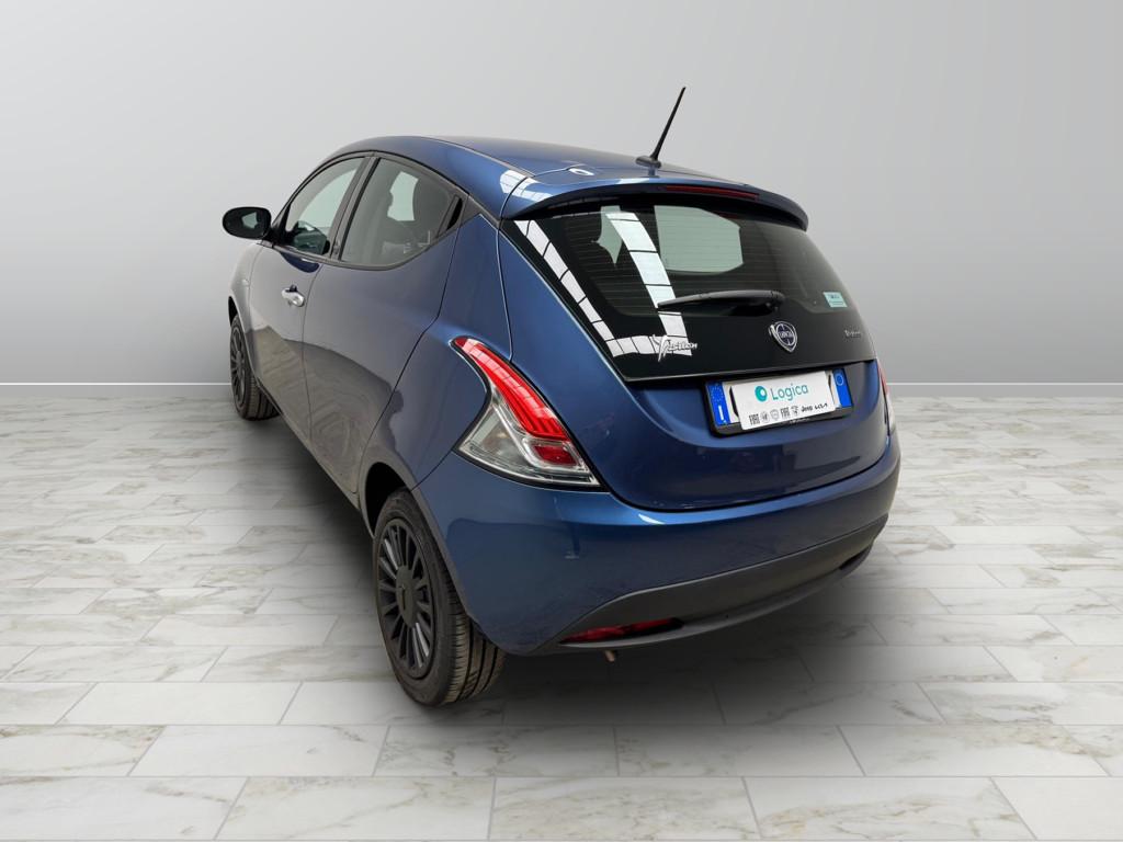 LANCIA Ypsilon III 2021 - Ypsilon 1.0 firefly hybrid Silver s&s 70c