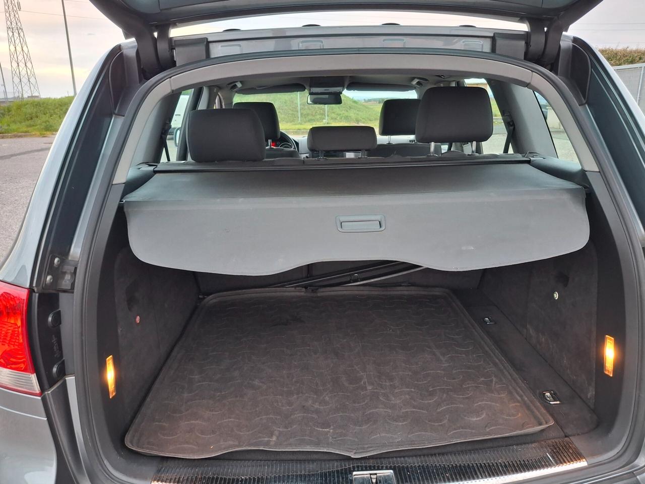 Volkswagen Touareg 2.5 R5 TDI Exclusive-AUTOMATICO-