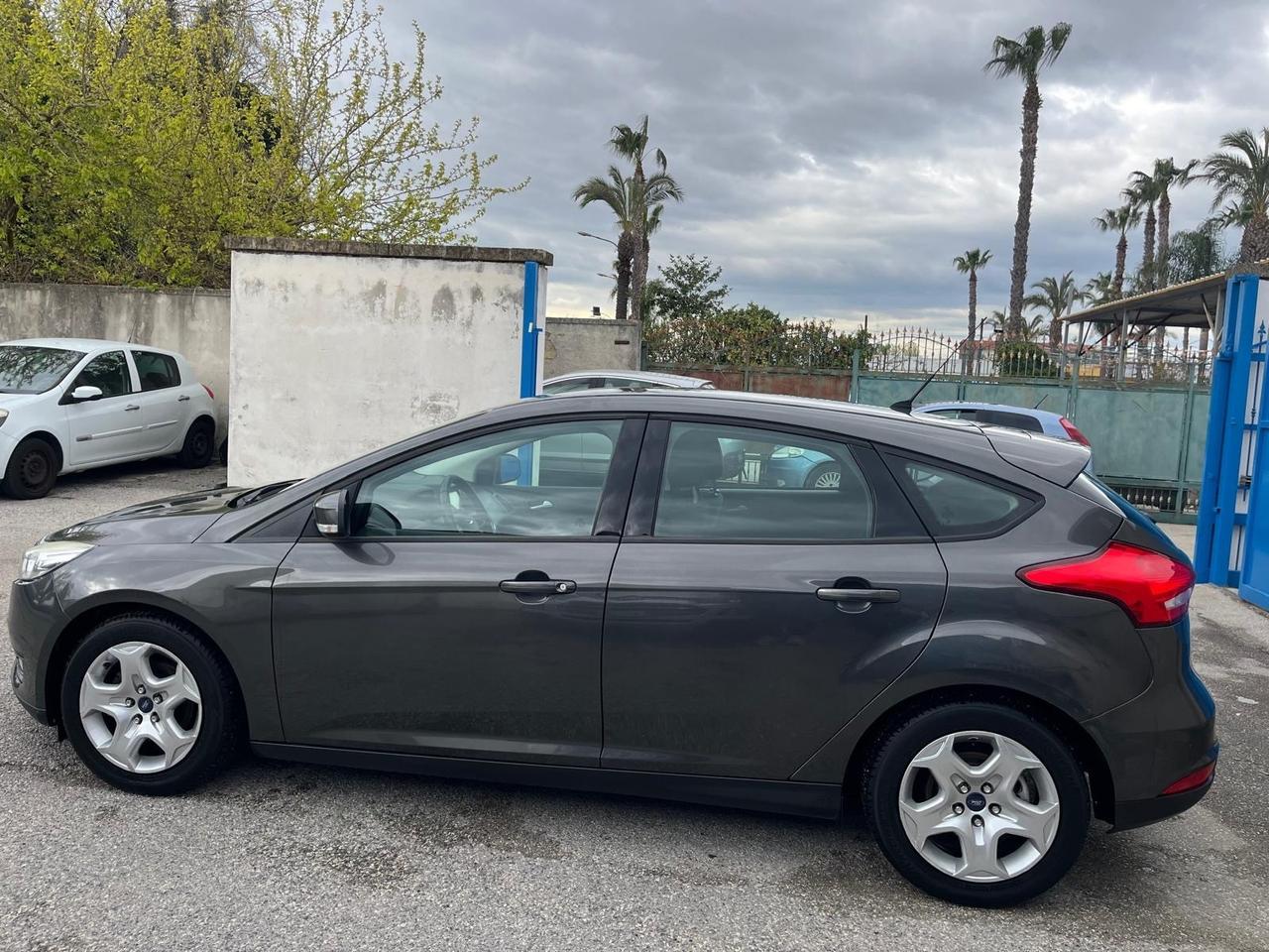 Ford focus-5P-1.0 ecoboost-benz-2016