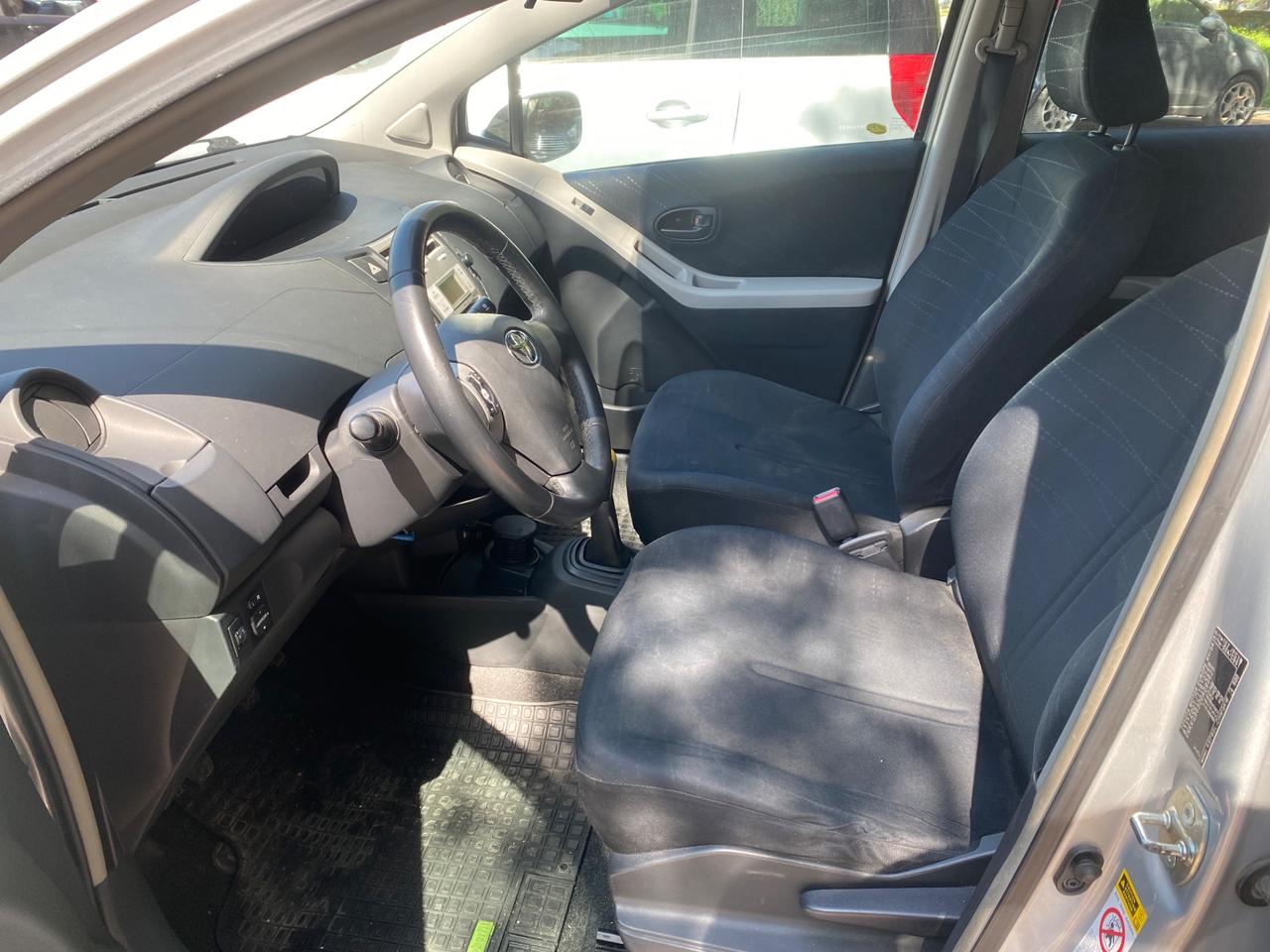 Toyota Yaris 1.0 5 porte Sol