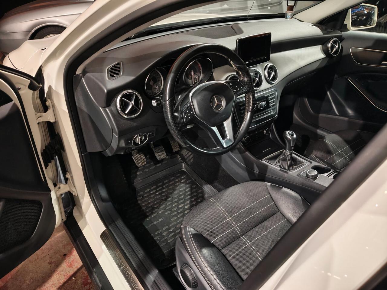 Mercedes GLA 180 UNIPROPRIETARIO SOLO 78000KM!!!