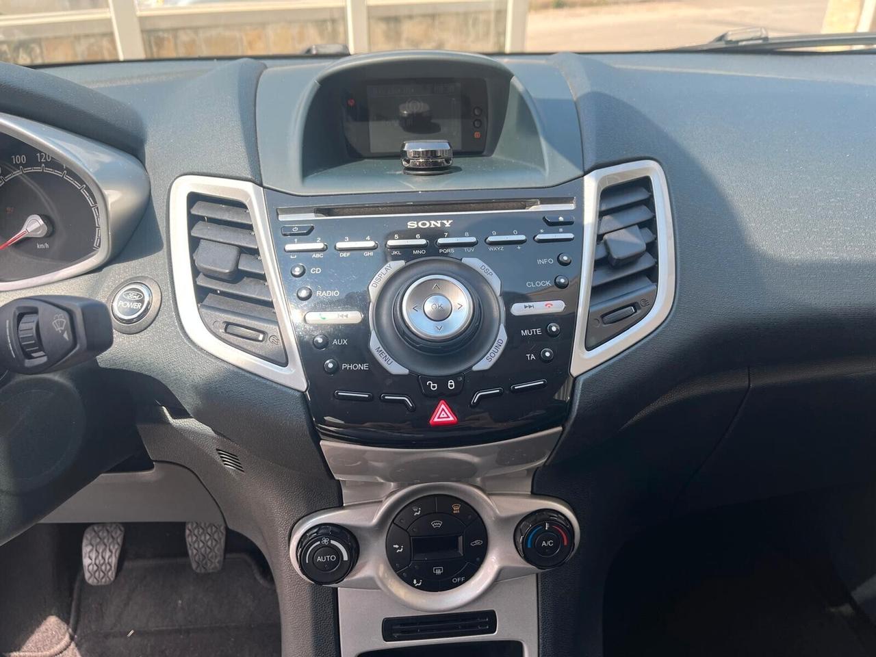 Ford Fiesta Titanium 1.4 5 porte Bz.- GPL