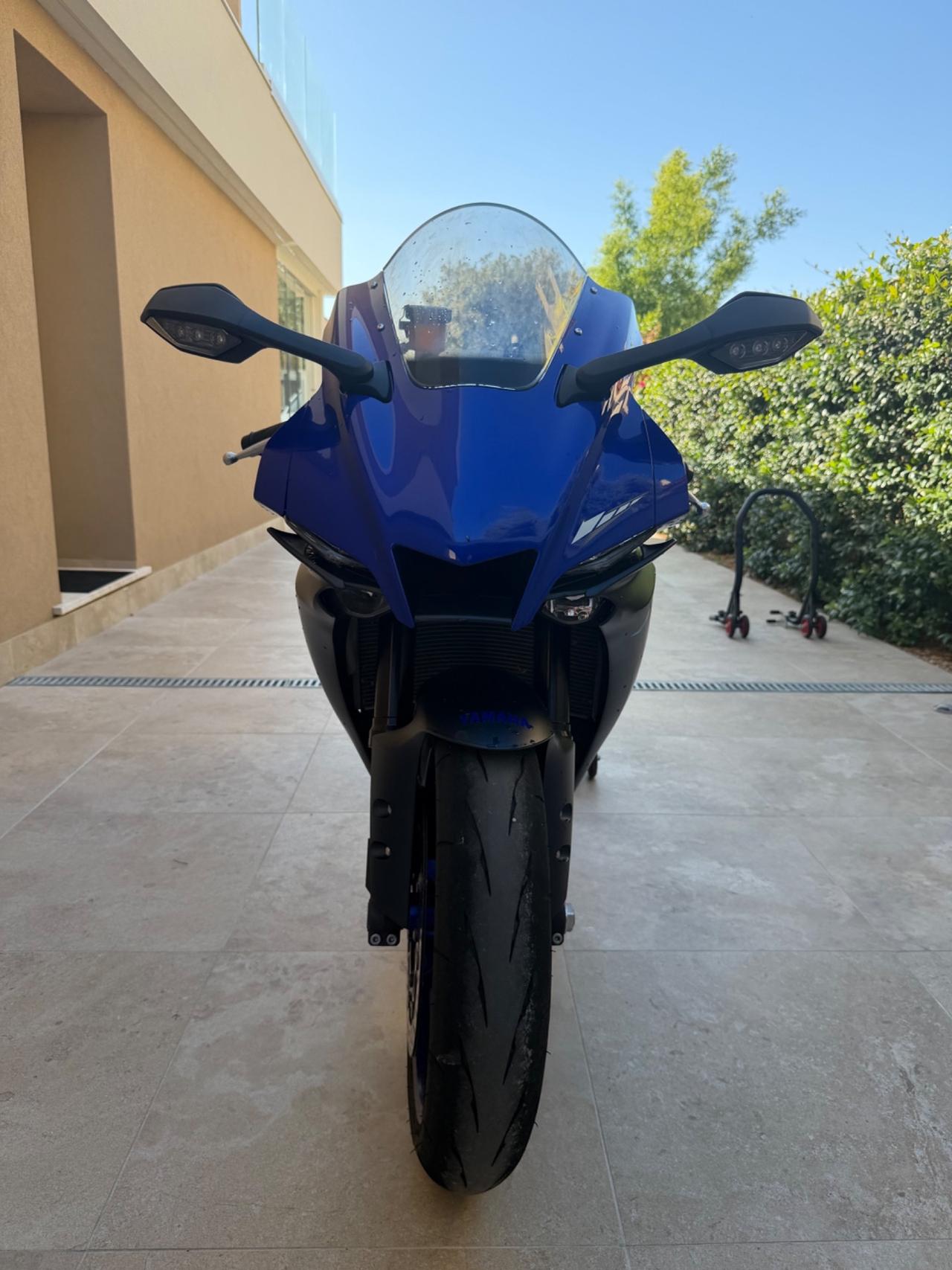 Yamaha YZF R1 Full