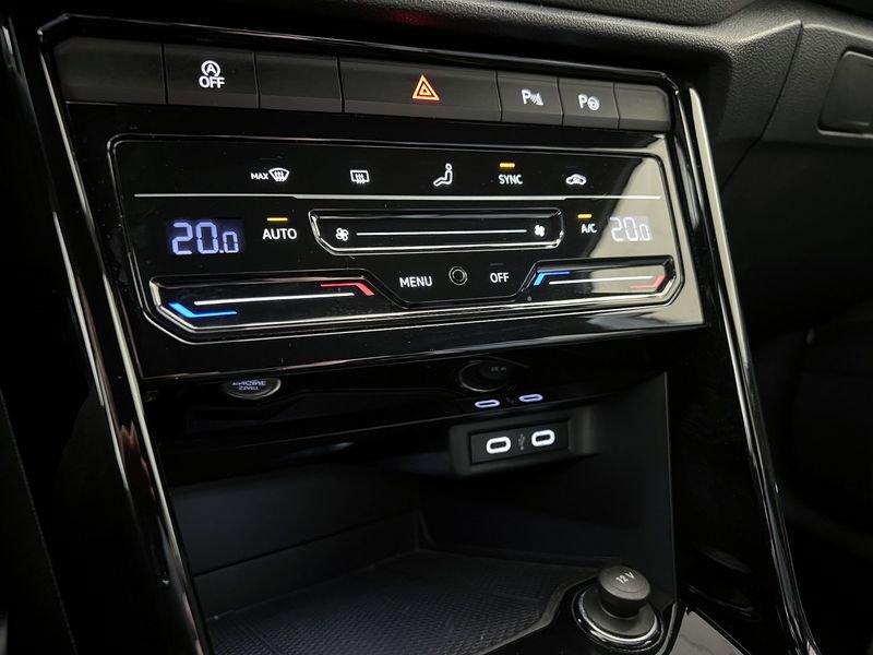 Volkswagen T-Roc T-Roc 2.0 tdi R-Line 115cv