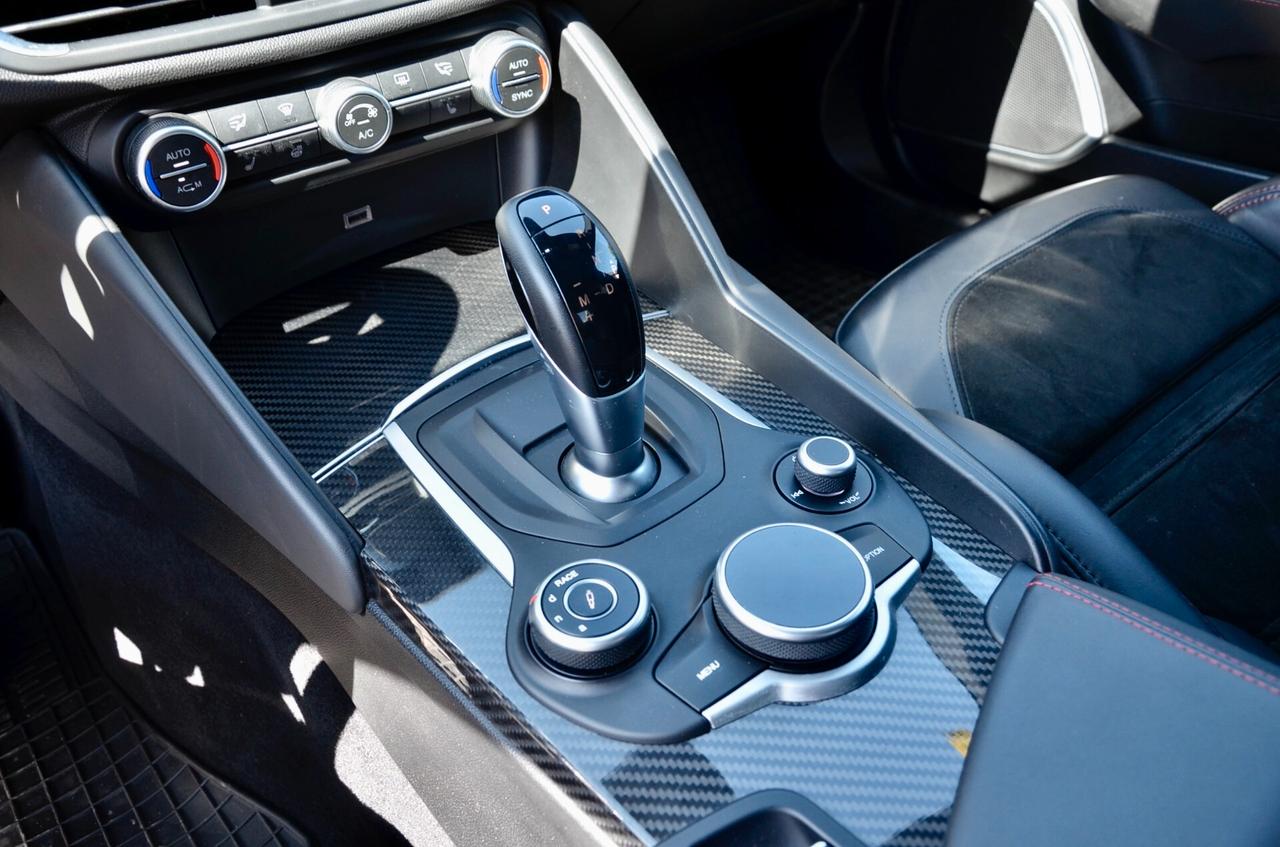 ALFA ROMEO GIULIA 2.9 T V6 QUADRIFOGLIO 510cv AUTO, SERVICE FCA, EURO 6B, HI-FI HARMAN/KARDON, NAVI, RETROCAMERA, XENO, PERMUTE