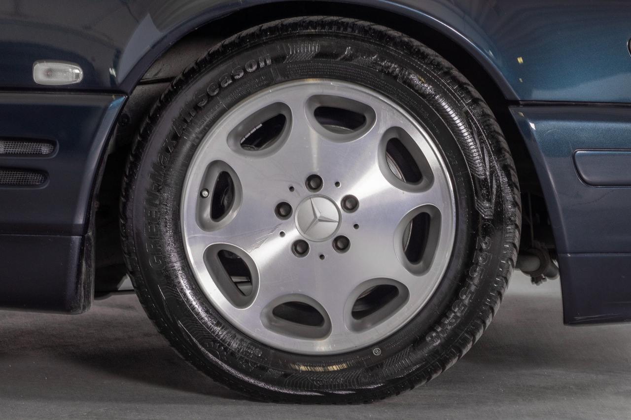 Mercedes-Benz SL 320 V6
