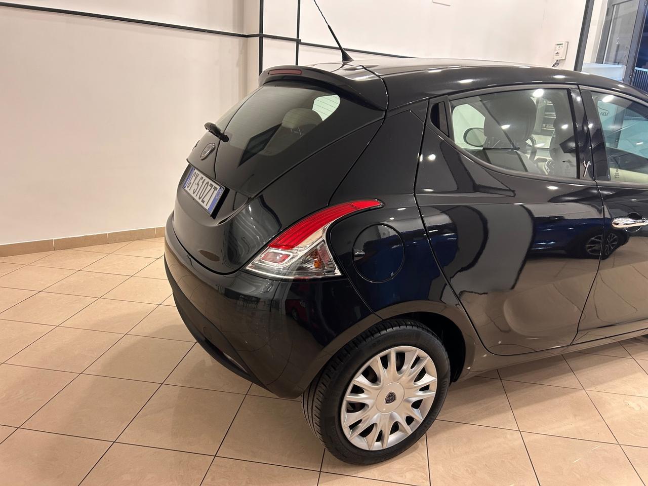 Lancia Ypsilon 1.2 69 CV 5 porte Gold
