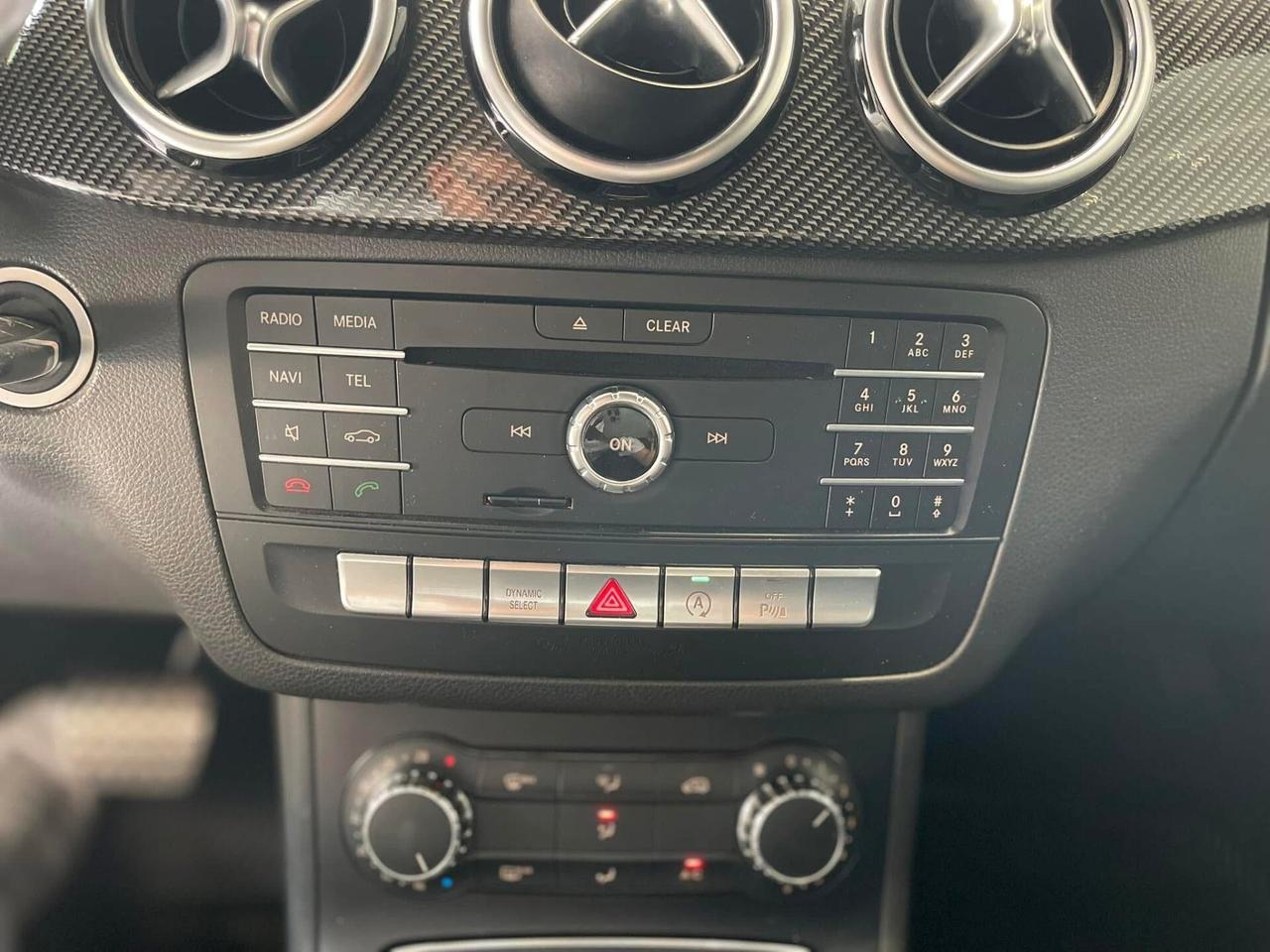 Mercedes-benz B 200D Auto. FULL AMG