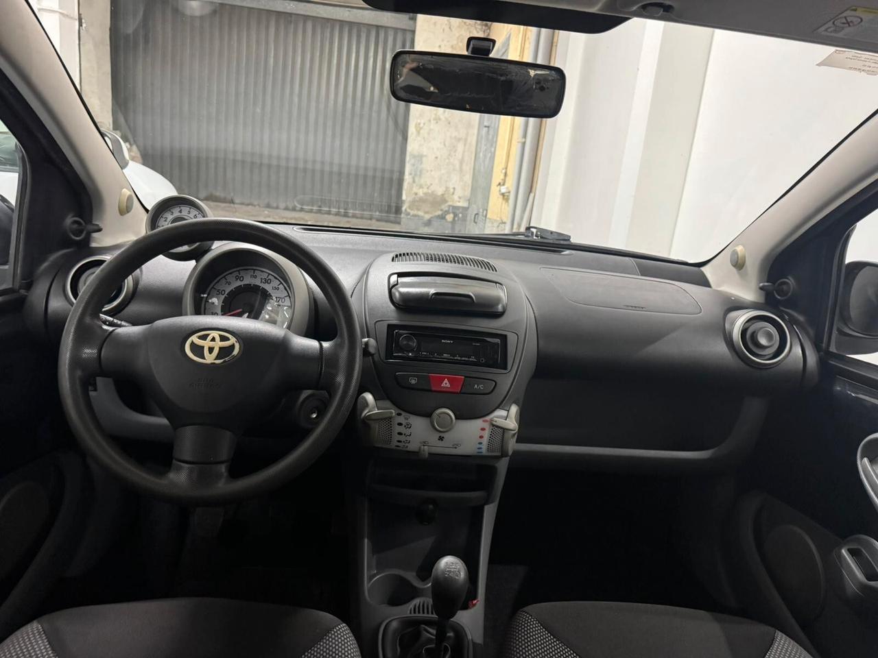 Toyota Aygo 1.0 12V VVT-i 5 porte Now Connect