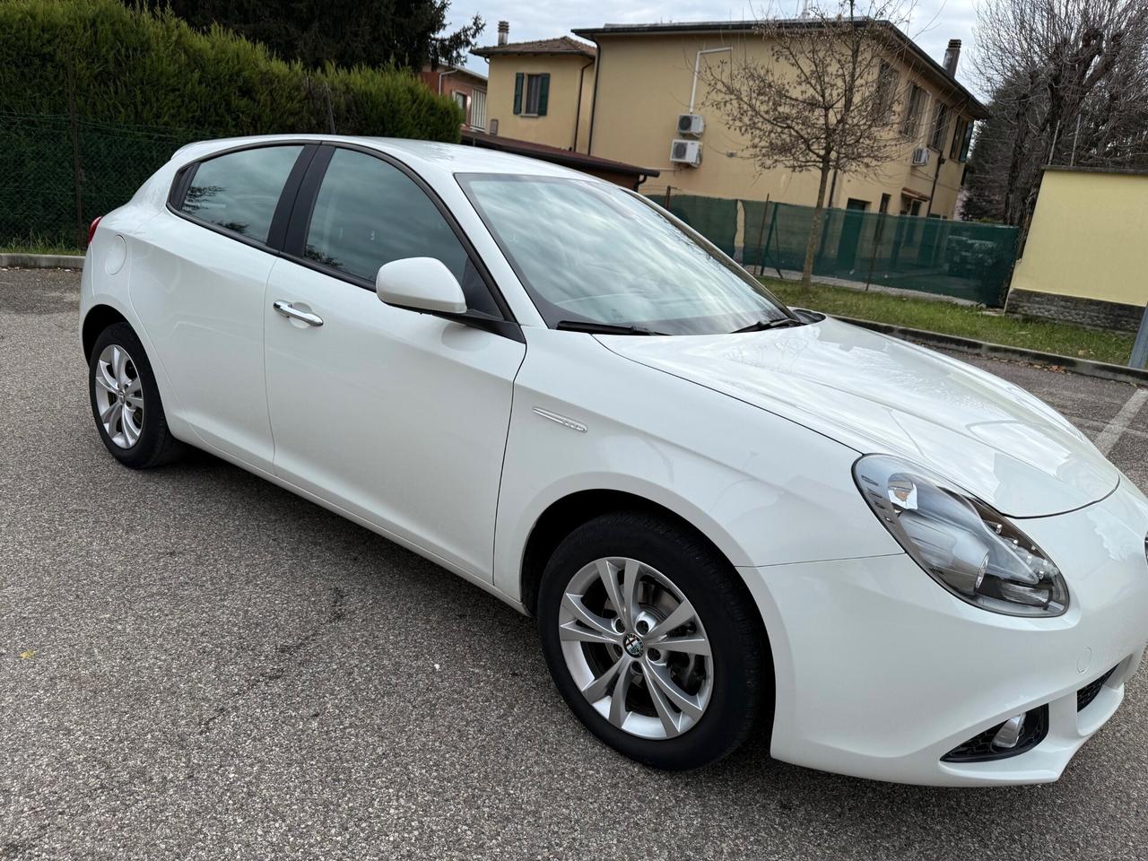 Alfa Romeo Giulietta 1.6 JTDM - 12 MESI DI GARANZIA -