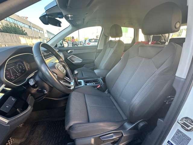 Audi Q3 35 TFSI Business