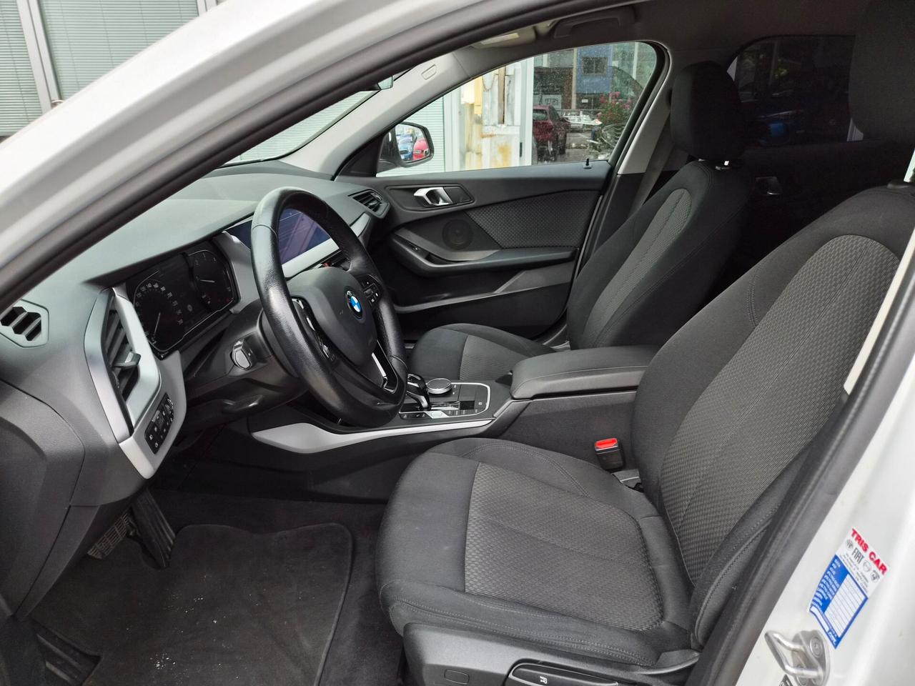Bmw 116 116d 5p. Business Advantage