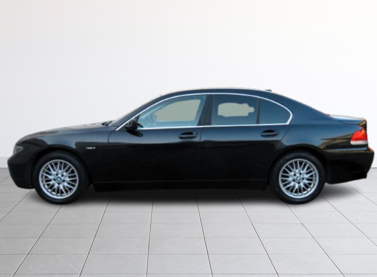 BMW 745i