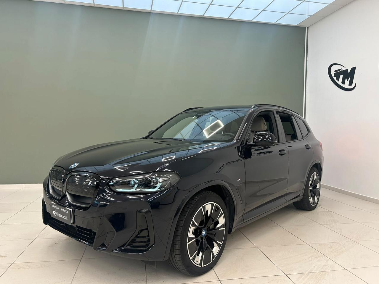 Bmw IX3 Impressive