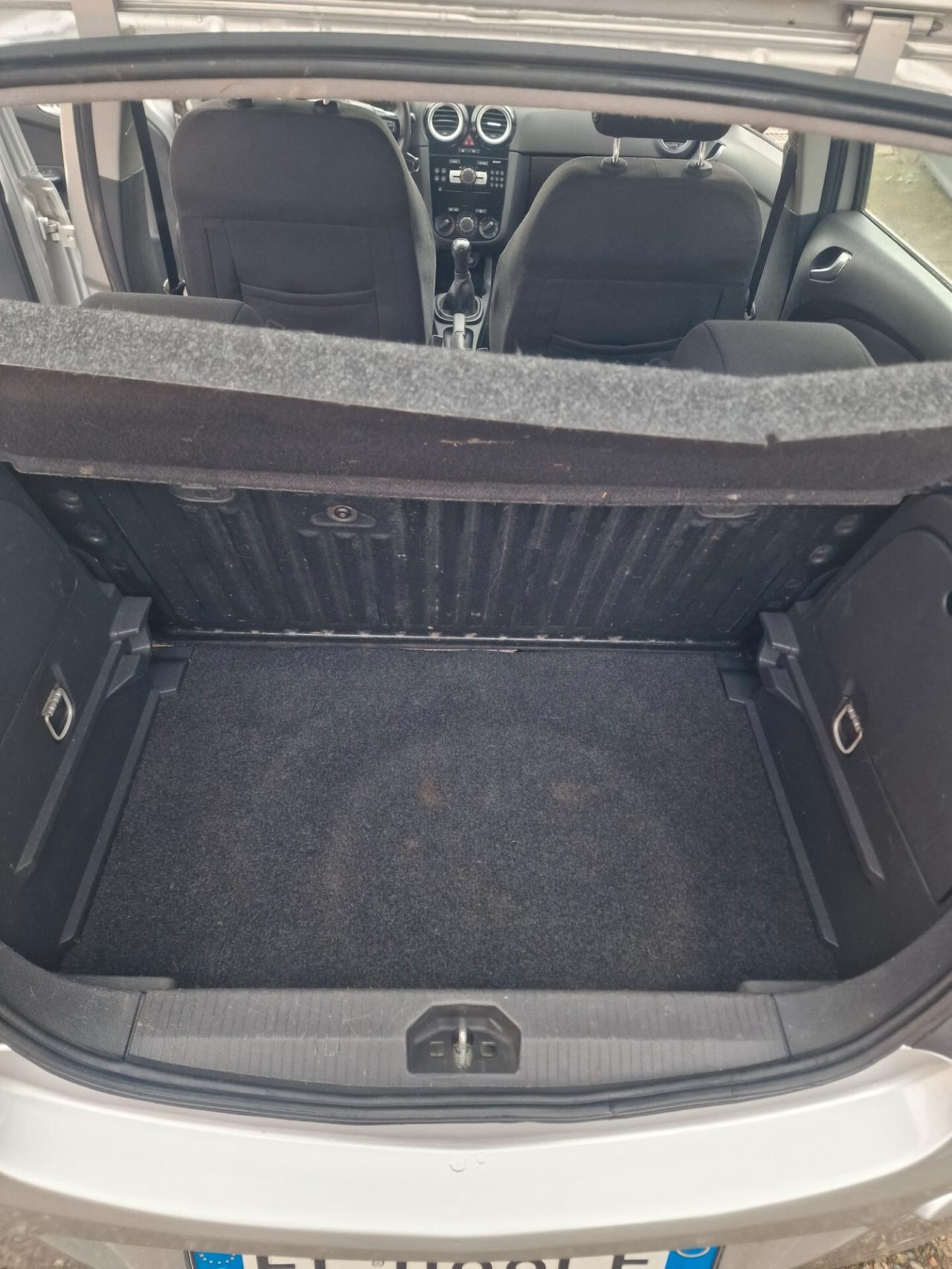 Opel Corsa 1.2 5 porte Club