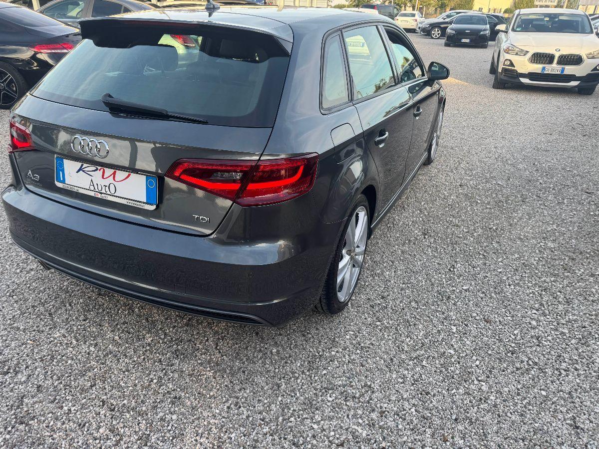 Audi A3 Sportback 1.6 TDI clean diesel S tronic S-LINE