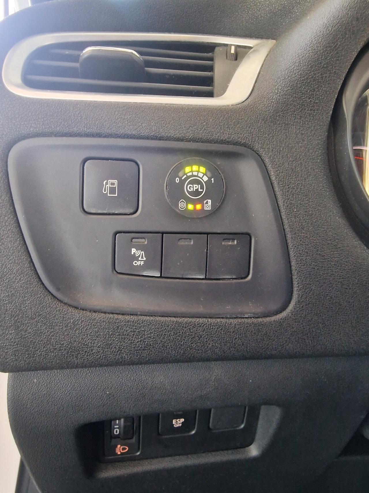 Citroen C4 1.6 BENZINA-GPL, 141 mila chilometri