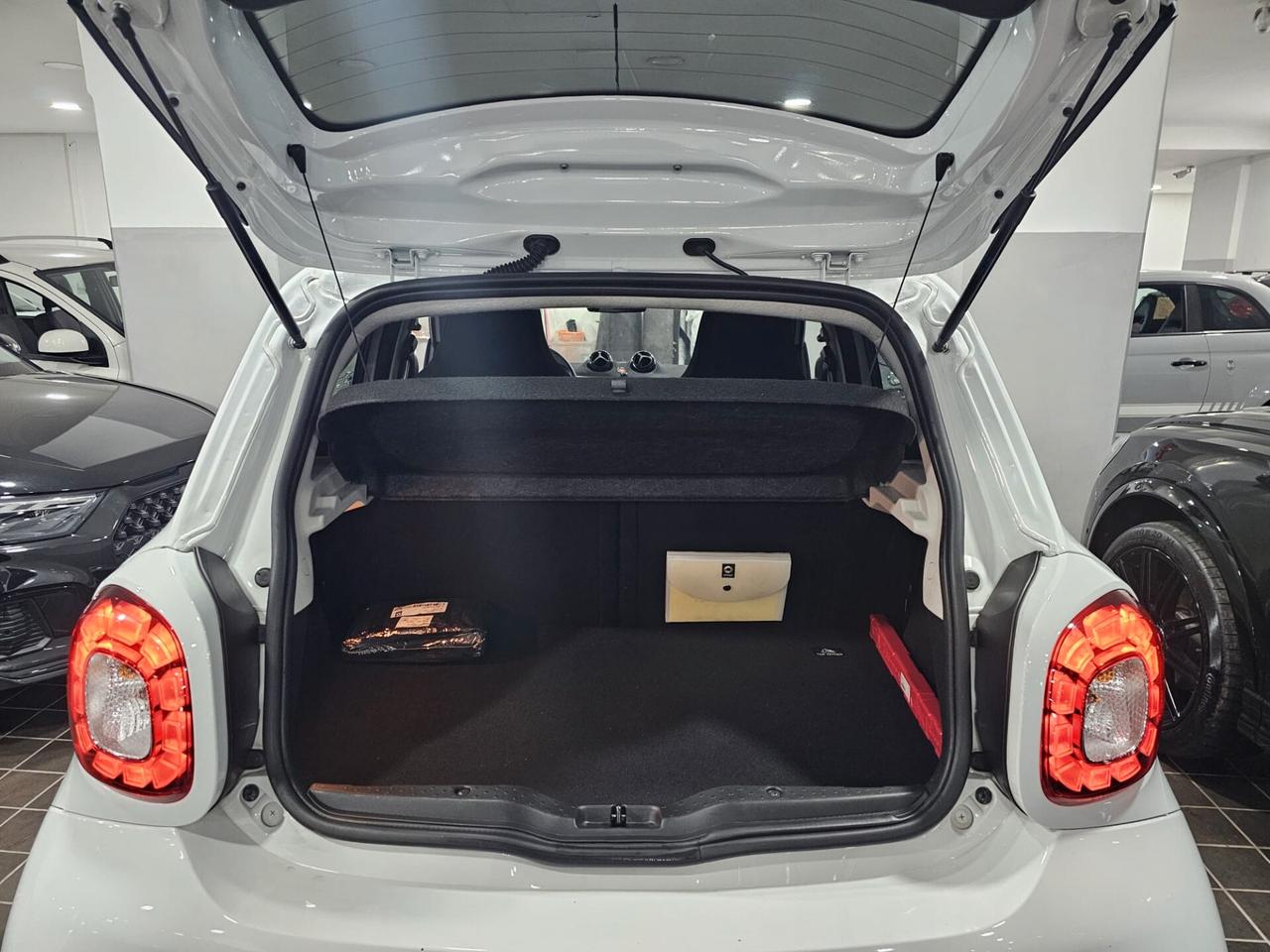 NUOVA SMART FORFOUR PASSION EDITION 0.9 TURBO BENZ 90CV AUTOMATIC