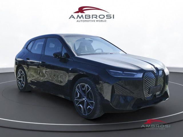 BMW iX xDrive40 Pacchetto Sportivo Edition Signature