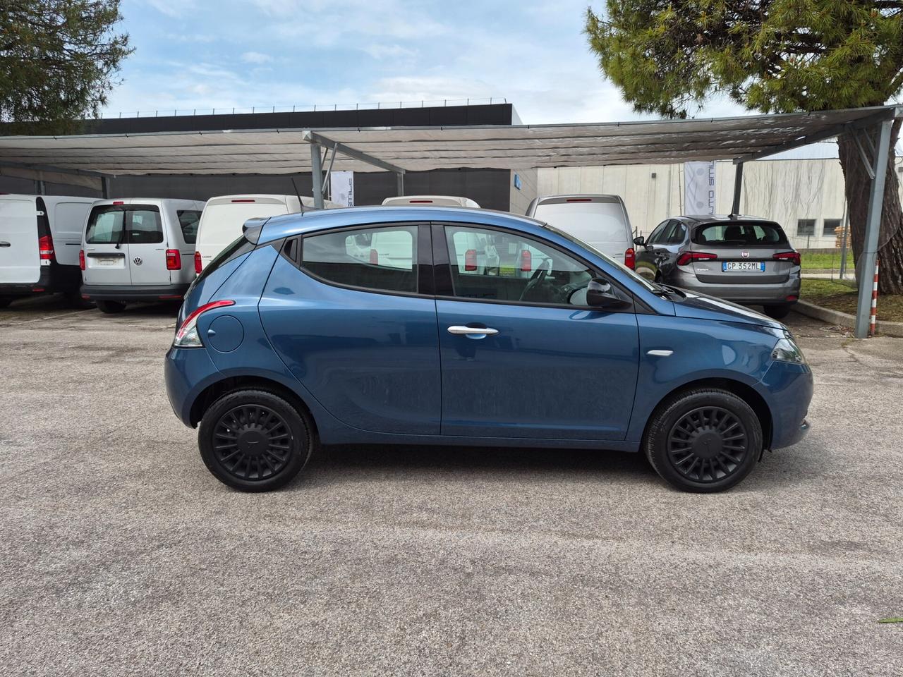 LANCIA Ypsilon 1.0 FireFly 5 posti Hybrid - No vincoli finanz.
