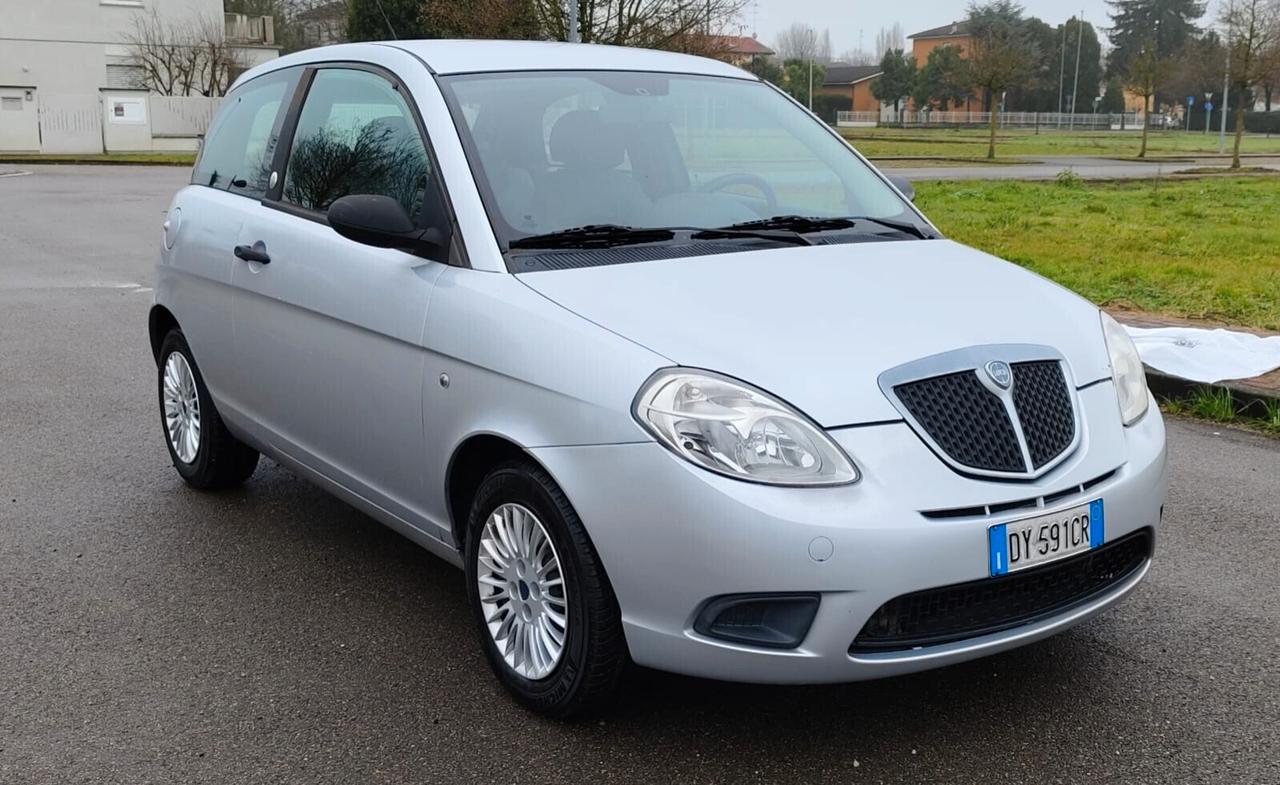 Lancia Ypsilon 1.4 Argento Ecochic GPL