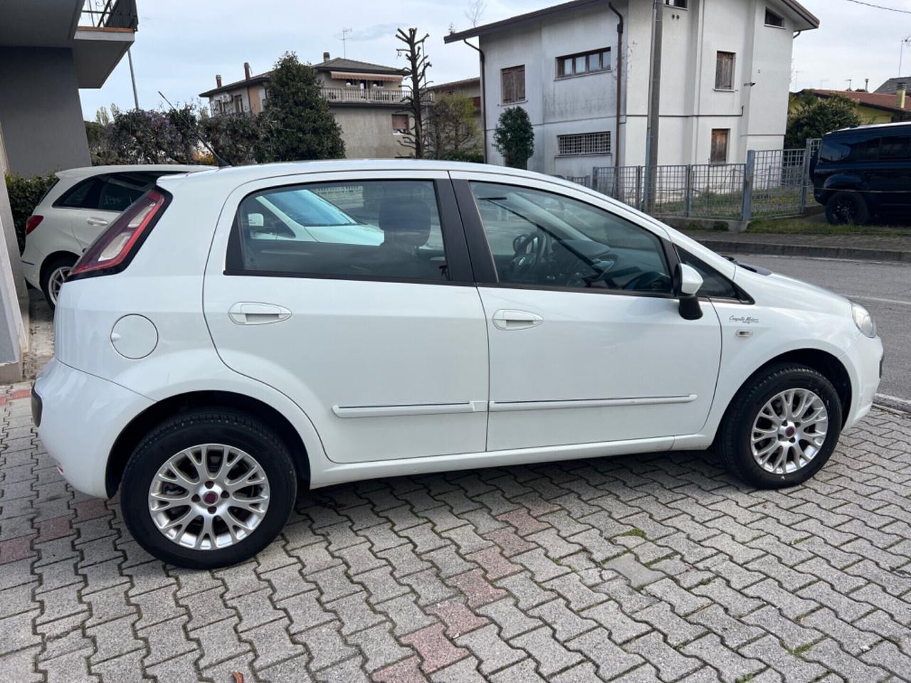 Fiat Punto Evo 1.4 5 porte Dynamic Natural Power ok Neopatentati