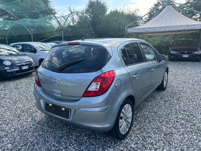 Opel Corsa 1.2 5 porte Cosmo