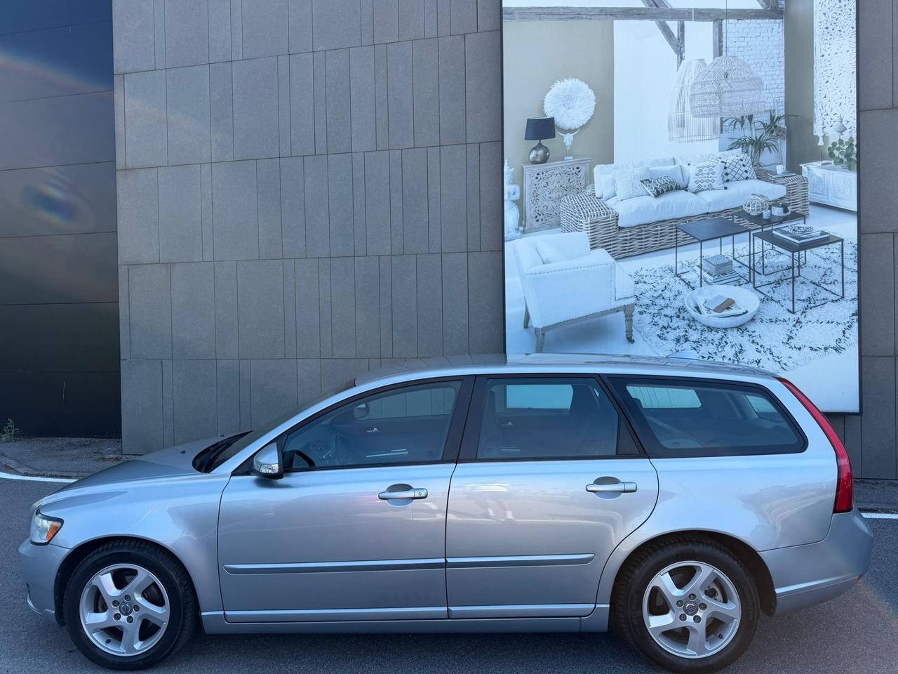 Volvo V50 D2 R-design