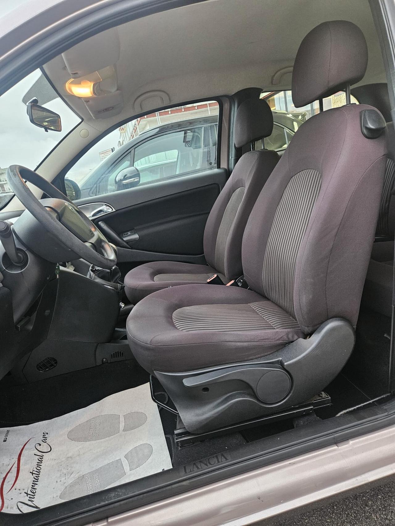 Lancia Ypsilon 1.2 69cv Diva