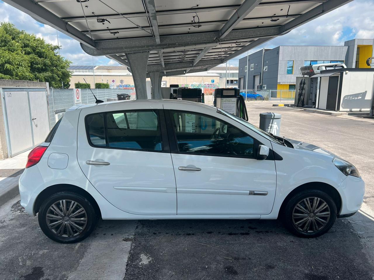 Renault Clio 1.2 5 porte Luxe * 2010