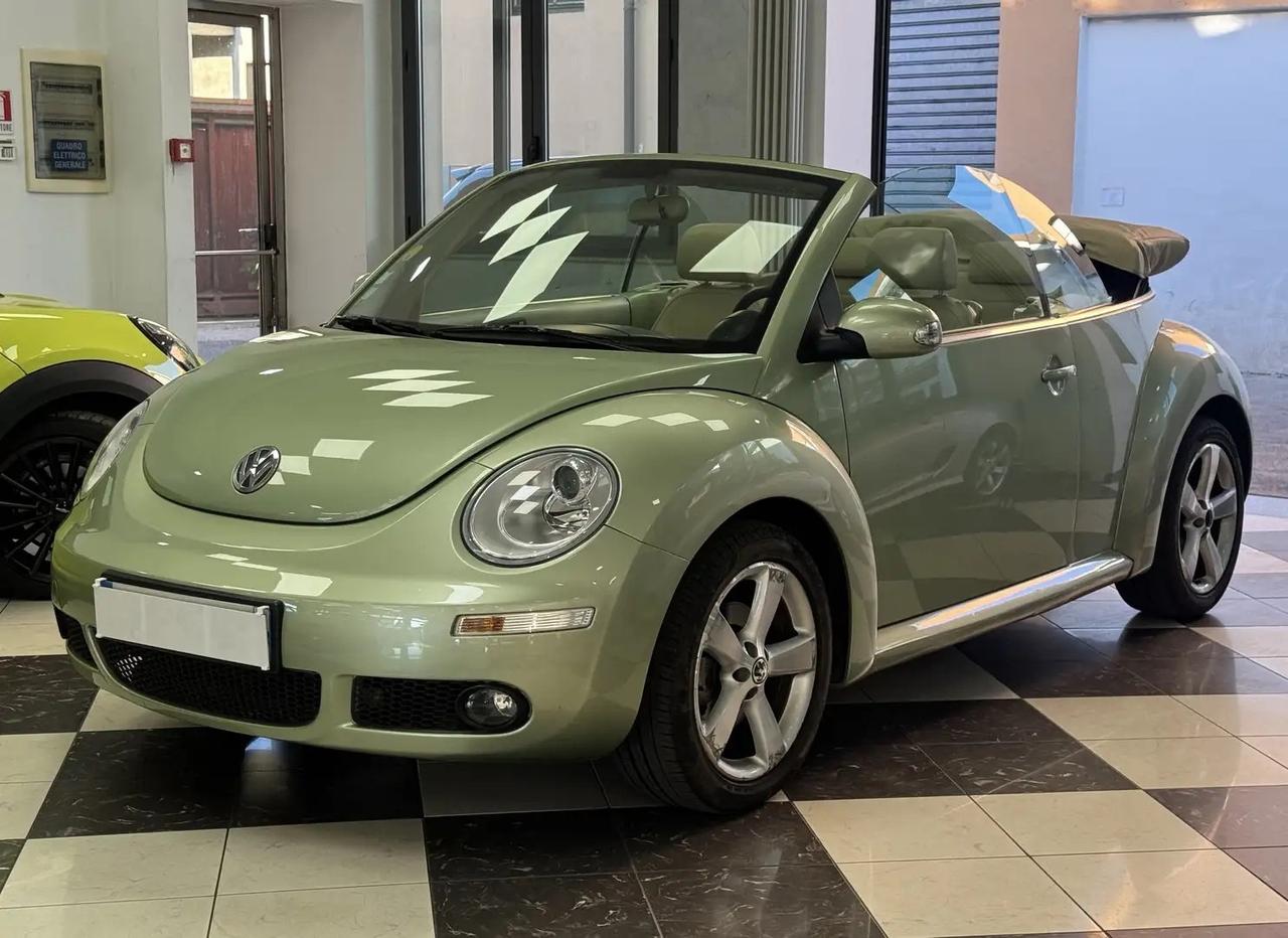 Volkswagen New Beetle 1.6 Cabrio automatica