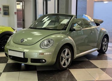 Volkswagen New Beetle 1.6 Cabrio automatica