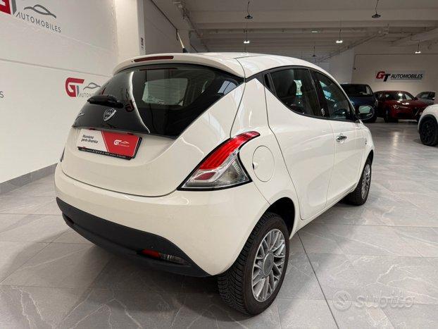 Lancia Ypsilon 0.9 TwinAir 85 CV 5 porte Metano Ec