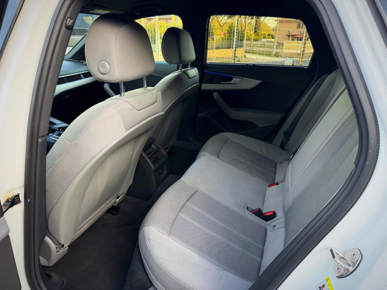 Audi A4 Avant 40 TDI quattro S tronic line edition