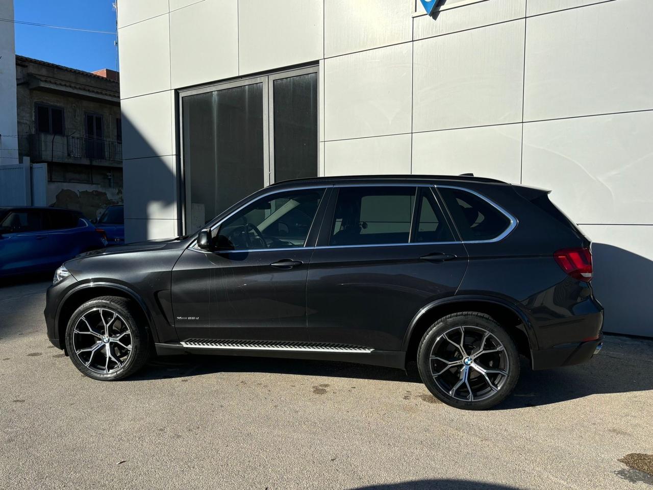 Bmw X5 xDrive25d - anno 2015 - km 220.000