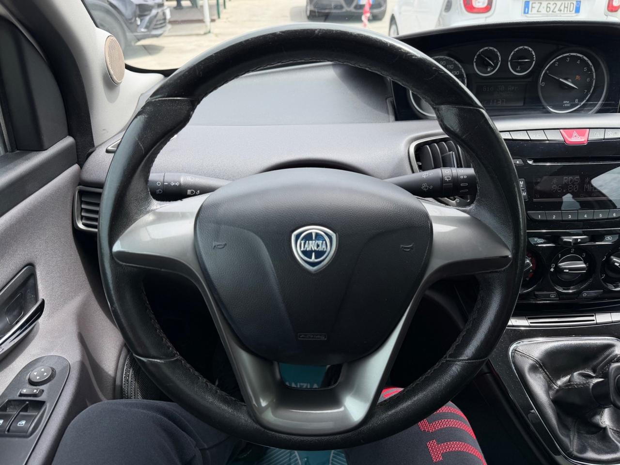 Lancia Ypsilon 0.9 TwinAir 5porte 85CV /TETTO APR.