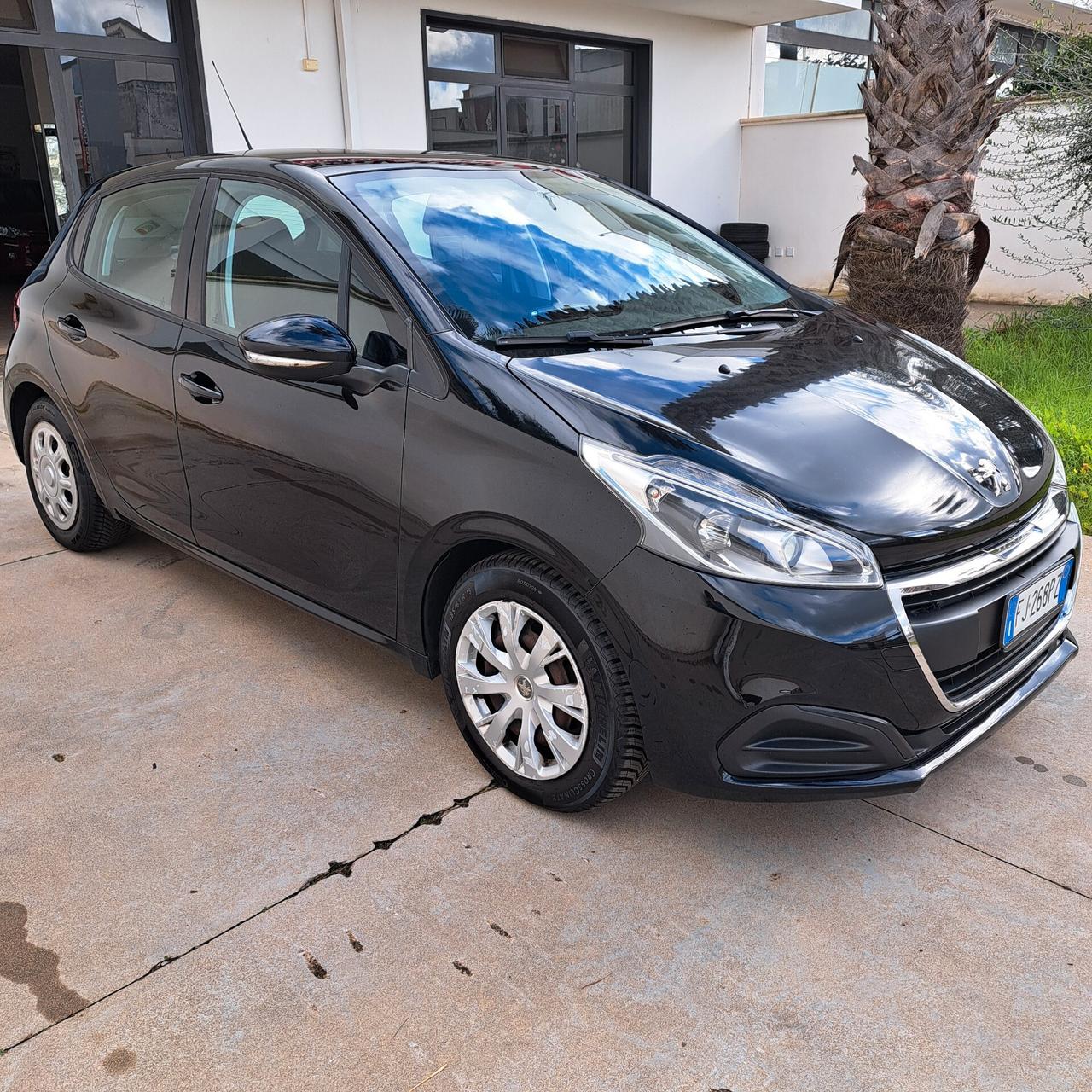 Peugeot 208 BlueHDi 75 5 porte Allure