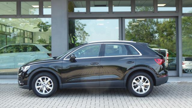 AUDI Q3 35 TFSI Business