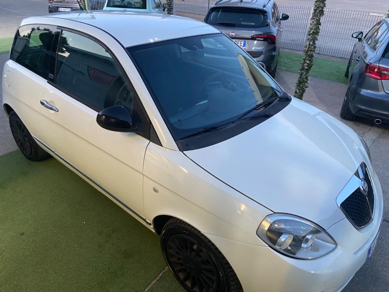 Lancia Ypsilon Diesel 1.3 MJT 75 CV DIVA