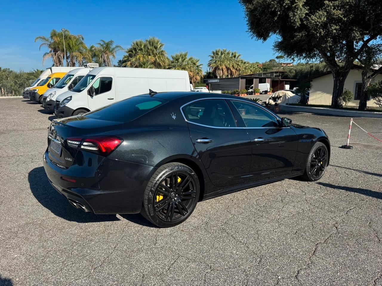 Maserati Ghibli 330 CV MHEV