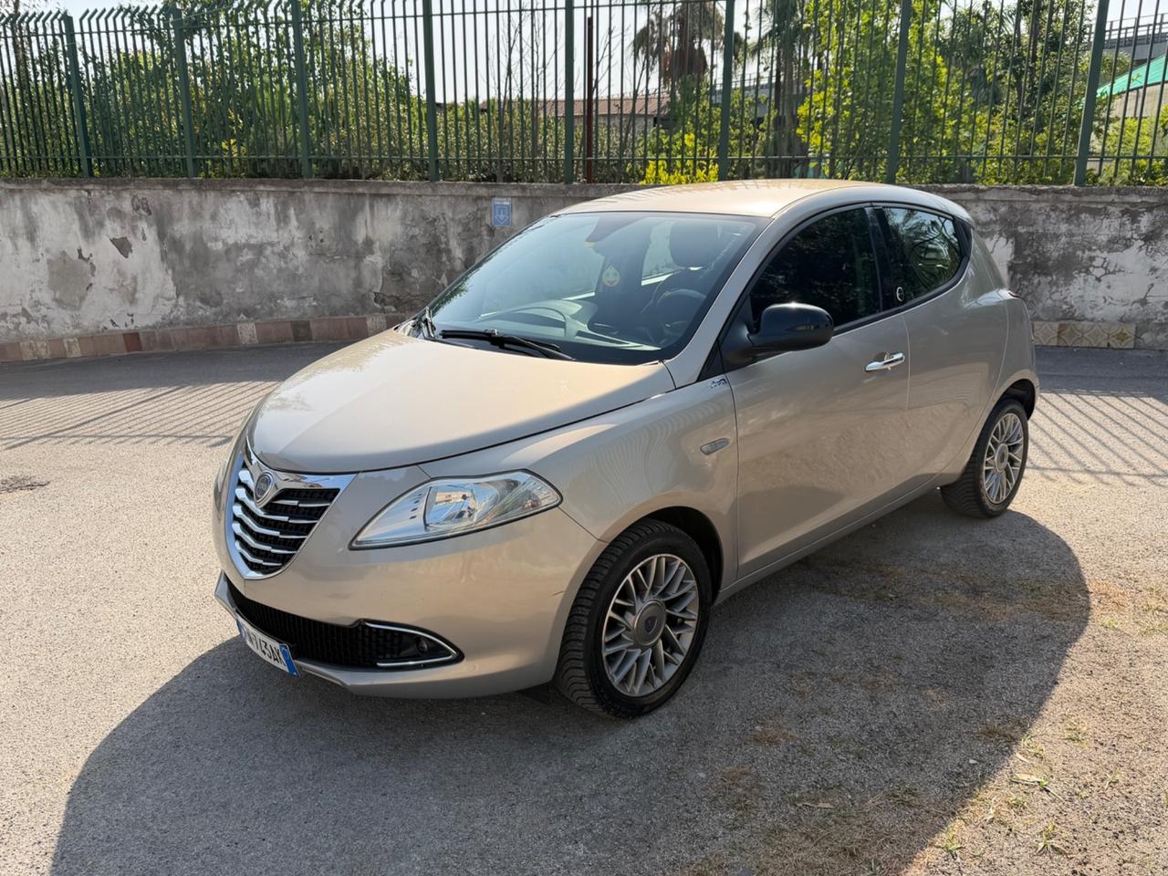 Lancia Ypsilon ecochic GPL