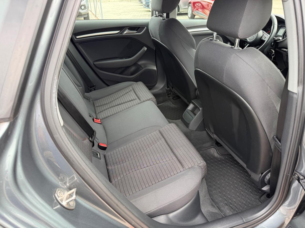 Audi A3 SPB 1.6 TDI S-LINE 5 PORTE NEOPATENTATI