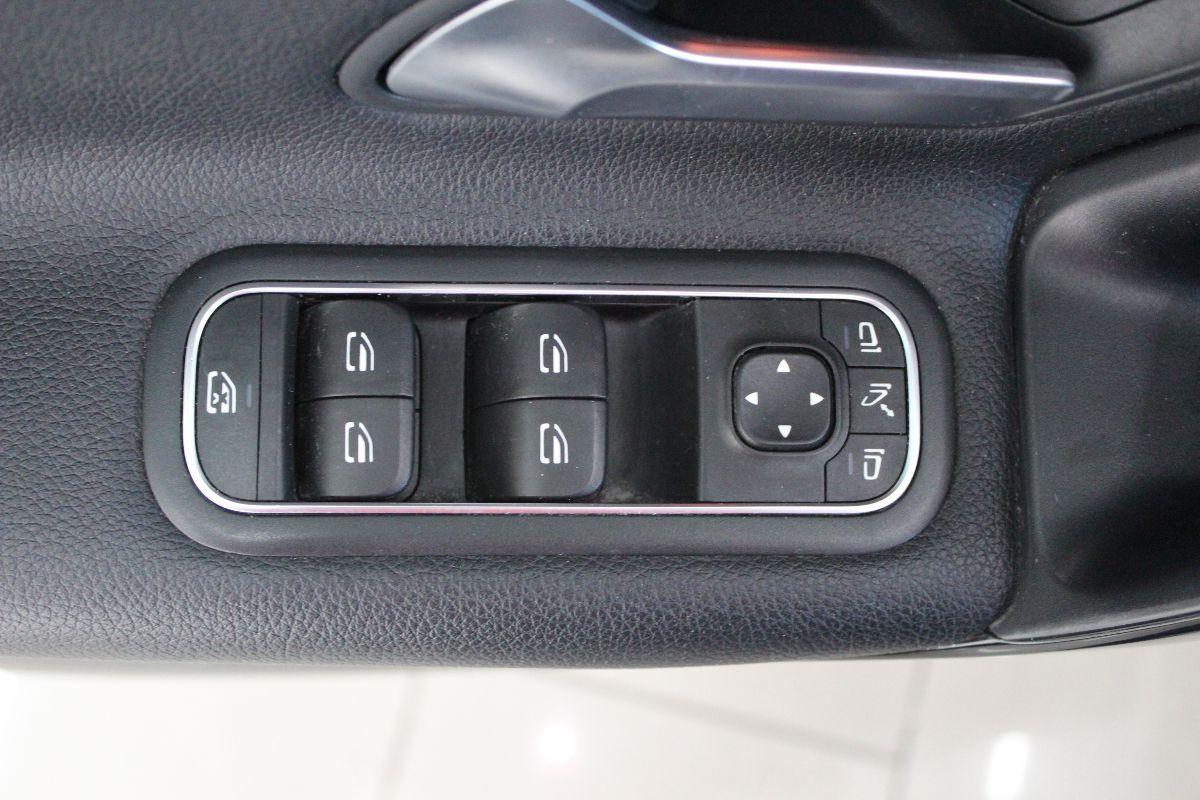 MERCEDES - Classe A - A 180 d Automatic Business Extra ( Schermi 10 pollici + Kit Luci + Cerchi Bruniti )