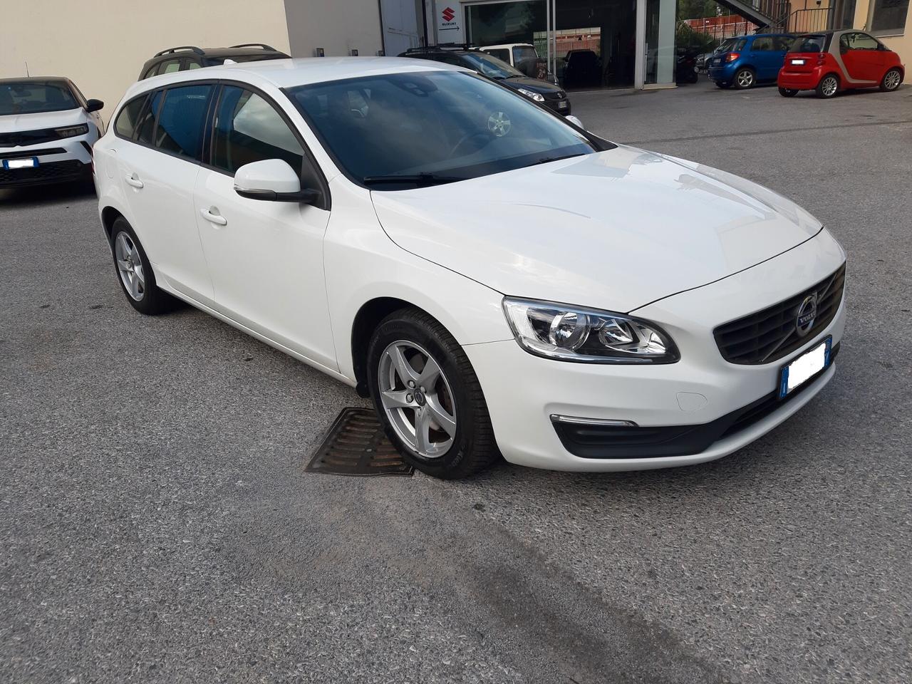 Volvo V60 D2 R-design