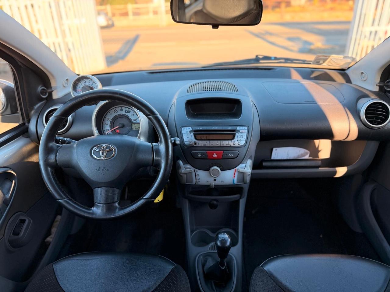 Toyota Aygo 1.0 12V VVT-i 5 porte Sol