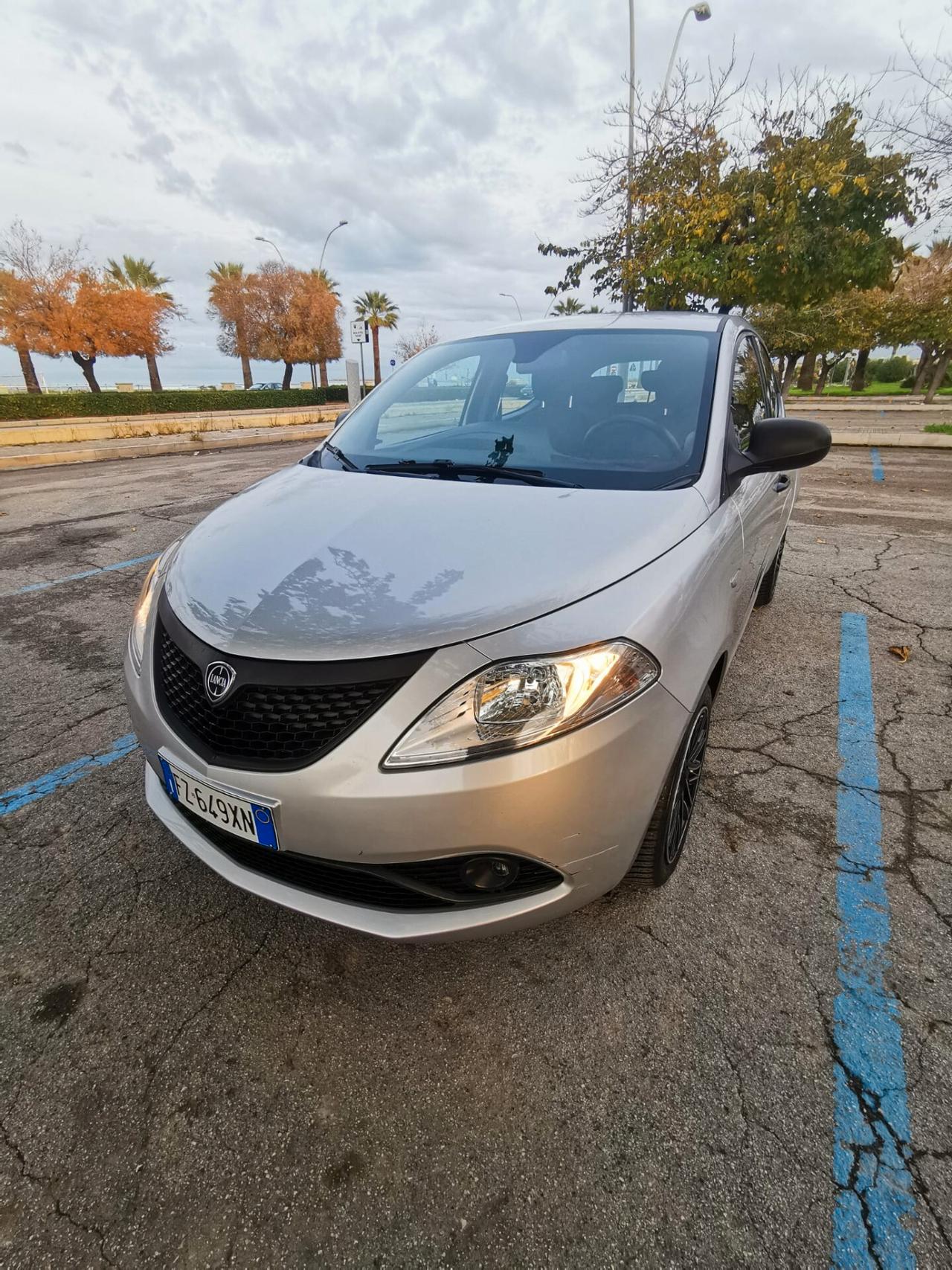 Lancia Ypsilon 1.2 69 CV 5P. S&S Gold 2020